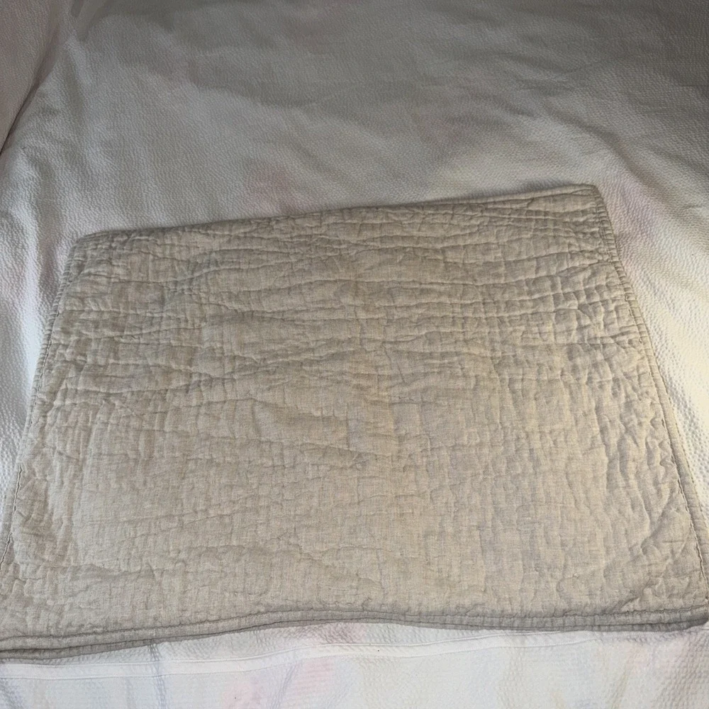 Pottery Barn Set Of 2 Pillow Shams 100% Linen Standard Beige 20 x 26